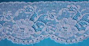  DOLL HEIRLOOM SEWING ENGLISH NOTTINGHAM LACE EDGE IDEAL FOR COLLARS